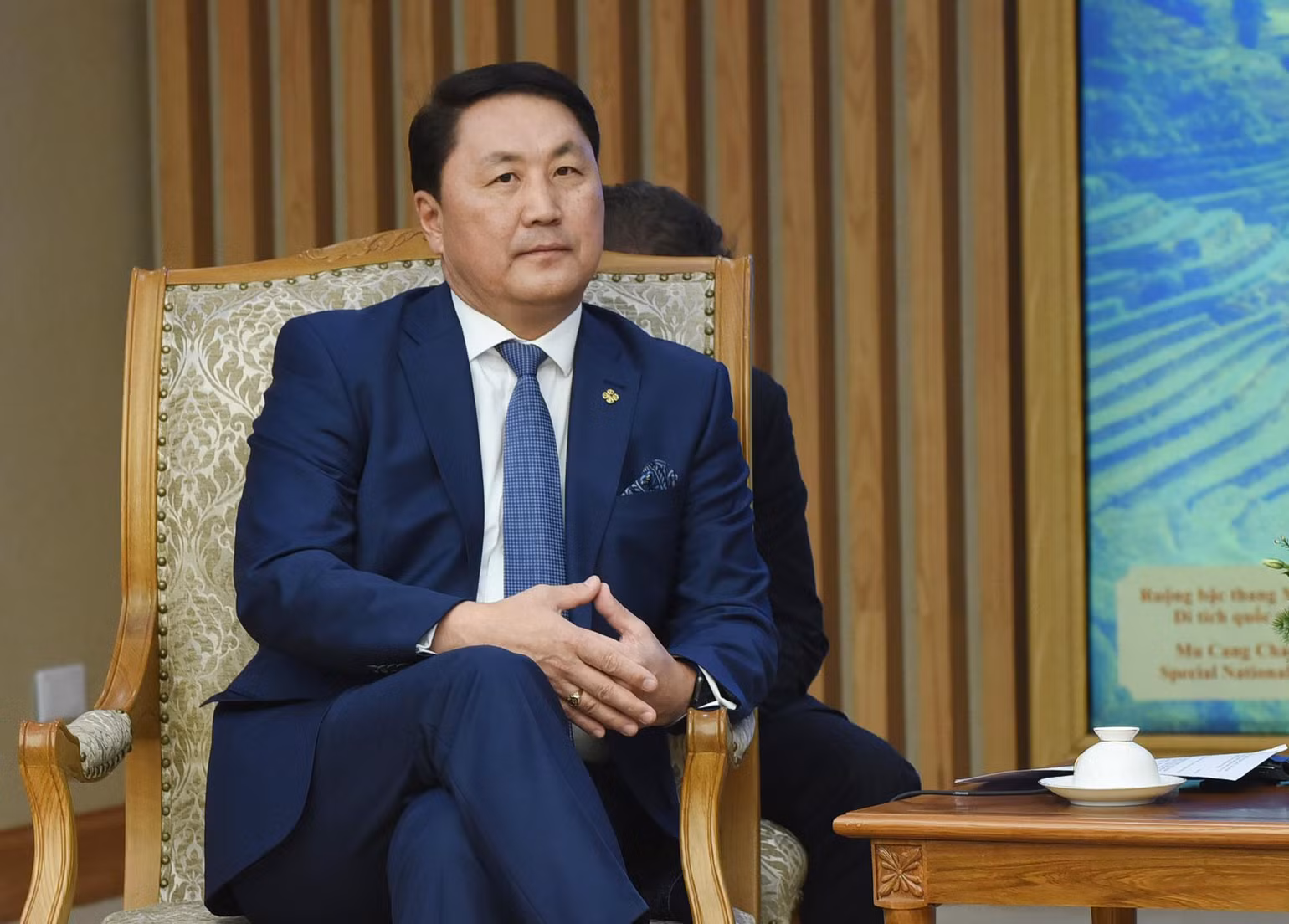 Bộ trưởng Saikhanbayar Gursed nhấn mạnh Việt Nam có vị trí đặc biệt trong chính sách đối ngoại của Mông Cổ và một đối tác quan trọng trong khu vực. Xuyên suốt chiều dài lịch sử, hai nước luôn luôn ủng hộ, giúp đỡ lẫn nhau. Mông Cổ coi Việt Nam là đối tác tin cậy, đánh giá cao sự phát triển của đất nước Việt Nam và mong muốn nâng cấp quan hệ với Việt Nam. Bộ trưởng Saikhanbayar Gursed nhấn mạnh Việt Nam có vị trí đặc biệt trong chính sách đối ngoại của Mông Cổ và một đối tác quan trọng trong khu vực. Xuyên suốt chiều dài lịch sử, hai nước luôn luôn ủng hộ, giúp đỡ lẫn nhau. Mông Cổ coi Việt Nam là đối tác tin cậy, đánh giá cao sự phát triển của đất nước Việt Nam và mong muốn nâng cấp quan hệ với Việt Nam.