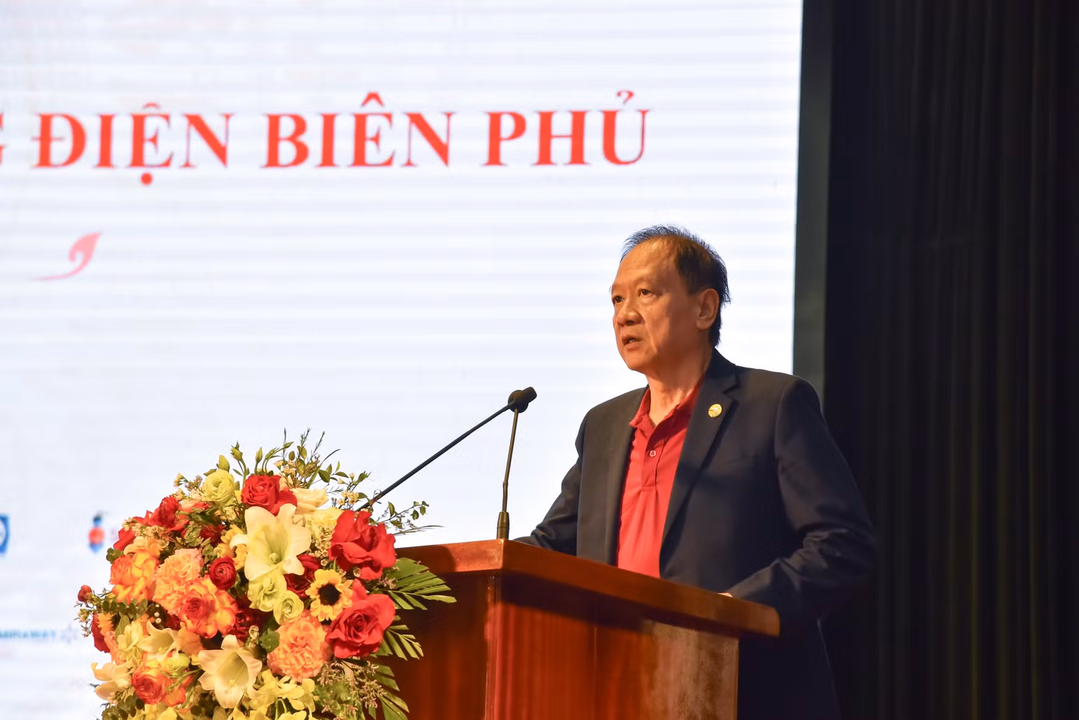 Ông Võ Hồng Nam, đại diện cho Gia đình Đại tướng-Tổng tư lệnh Võ Nguyên Giáp.