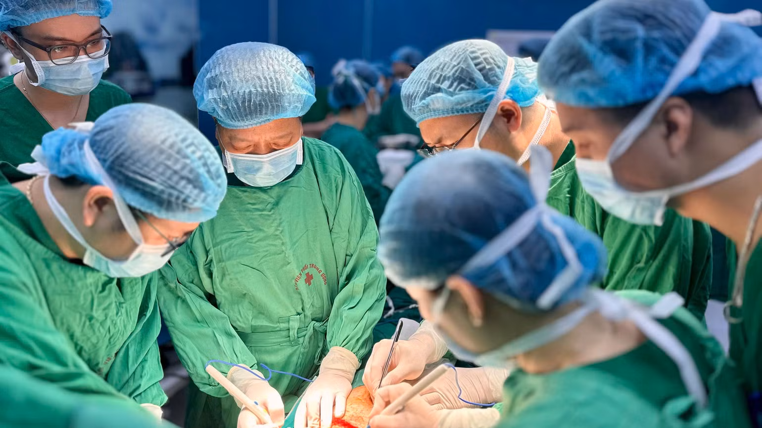 Bệnh viện Phổi Trung ương đã triển khai thành công 6 ca ghép phổi. Bệnh viện Phổi Trung ương đã triển khai thành công 6 ca ghép phổi.