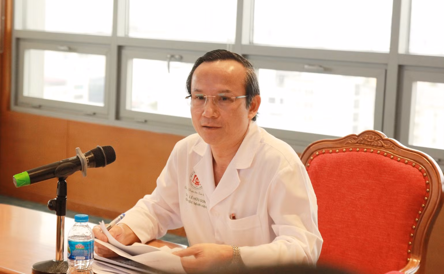Thiếu tướng, Giáo sư, Tiến sĩ Lê Hữu Song, Giám đốc Bệnh viện.