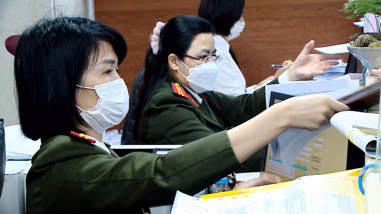 Cán bộ nữ A08 nỗ lực vượt khó. Cán bộ nữ A08 nỗ lực vượt khó.