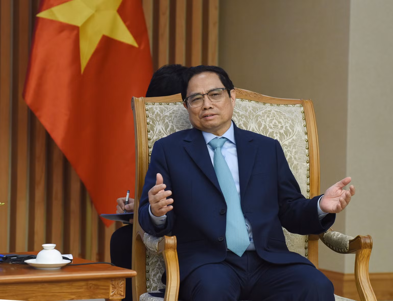Thủ tướng Phạm Minh Chính đề nghị hai bên tiếp tục trao đổi đoàn cấp cao, tăng cường quan hệ chính trị-ngoại giao, ủng hộ nhau trên các diễn đàn đa phương, đẩy mạnh hợp tác giáo dục-đào tạo, giao lưu nhân dân, nông nghiệp (trồng trọt, chăn nuôi), nghiên cứu thiết lập đường bay thẳng, thúc đẩy hợp tác chuyển đổi số, an ninh mạng.. Thủ tướng Phạm Minh Chính đề nghị hai bên tiếp tục trao đổi đoàn cấp cao, tăng cường quan hệ chính trị-ngoại giao, ủng hộ nhau trên các diễn đàn đa phương, đẩy mạnh hợp tác giáo dục-đào tạo, giao lưu nhân dân, nông nghiệp (trồng trọt, chăn nuôi), nghiên cứu thiết lập đường bay thẳng, thúc đẩy hợp tác chuyển đổi số, an ninh mạng..
