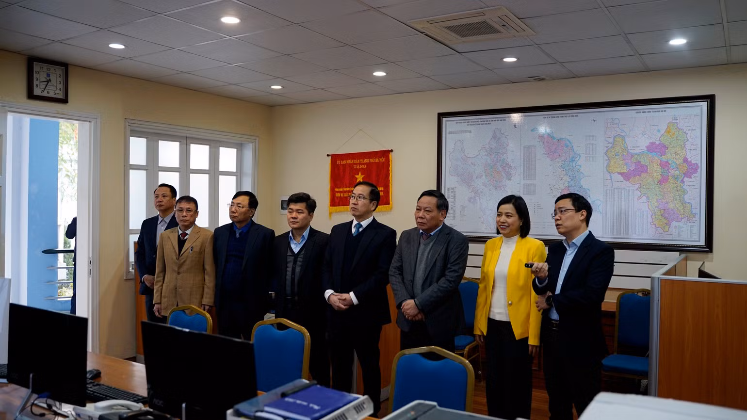 Đồng chí Nguyễn Văn Phong, Phó Bí thư Thành ủy Hà Nội thăm Trung tâm Giám sát Điều hành Hệ thống Thoát nước của công ty. Đồng chí Nguyễn Văn Phong, Phó Bí thư Thành ủy Hà Nội thăm Trung tâm Giám sát Điều hành Hệ thống Thoát nước của công ty.