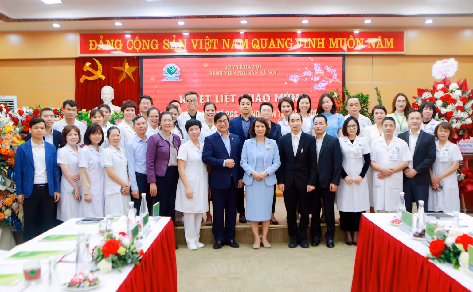 Lãnh đạo Bộ Y tế, Công đoàn Y tế Việt Nam chúc toàn thể bệnh viện đón Tết an lành và chăm lo tốt cho người bệnh.