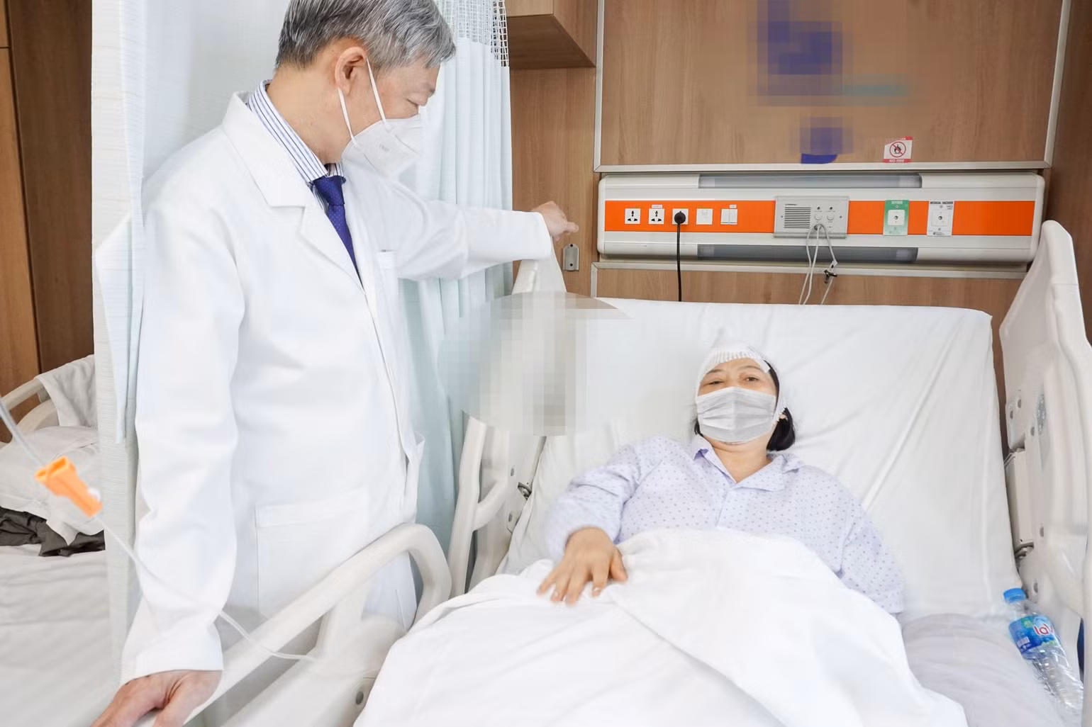 Người bệnh phục hồi sau phẫu thuật. Người bệnh phục hồi sau phẫu thuật.