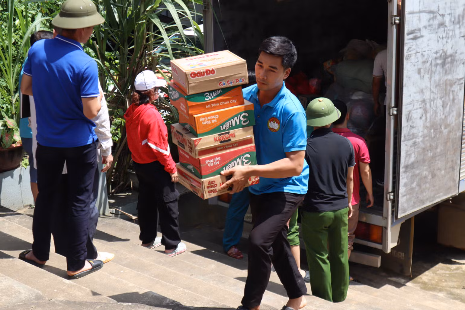 Cả nước đang hướng về các địa phương bị tổn thất nghiêm trọng sau cơn bão số 3.