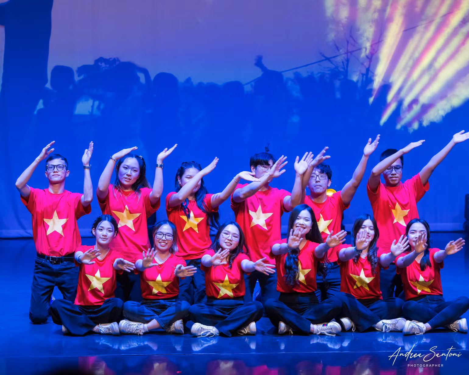 Một tiết mục trong chương trình. Một tiết mục trong chương trình.