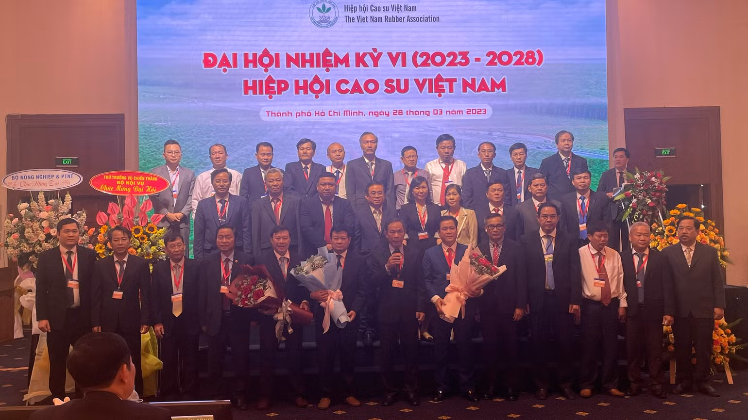 Các thành viên Ban Chấp hành VRA nhiệm kỳ 2023-2028 ra mắt tại Đại hội.