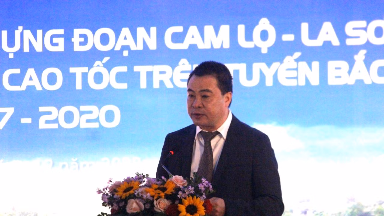 Ông Nguyễn Vũ Quý, Giám đốc Ban Quản lý dự án đường Hồ Chí Minh phát biểu tại buổi lễ. Ông Nguyễn Vũ Quý, Giám đốc Ban Quản lý dự án đường Hồ Chí Minh phát biểu tại buổi lễ.