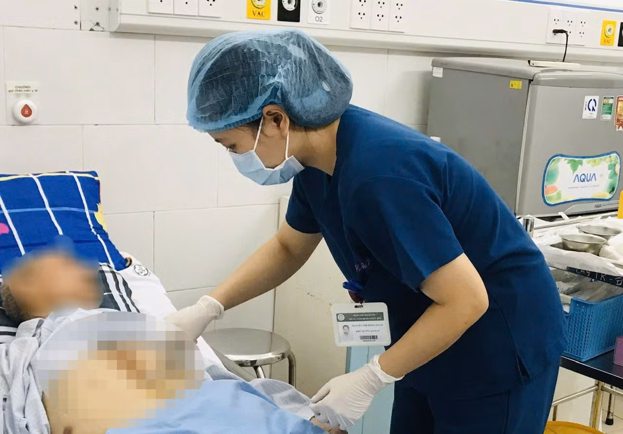 Chăm sóc người bệnh tại Trung tâm Bệnh Nhiệt đới Chăm sóc người bệnh tại Trung tâm Bệnh Nhiệt đới