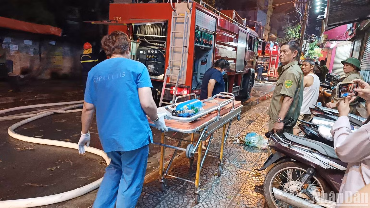 Vụ cháy ghi nhận 4 người tử vong. Trong đó, Trung tâm Cấp cứu 115 đã đưa 4 thi thể về quàn tại Nhà tang lễ Bệnh viện Thanh Nhàn.