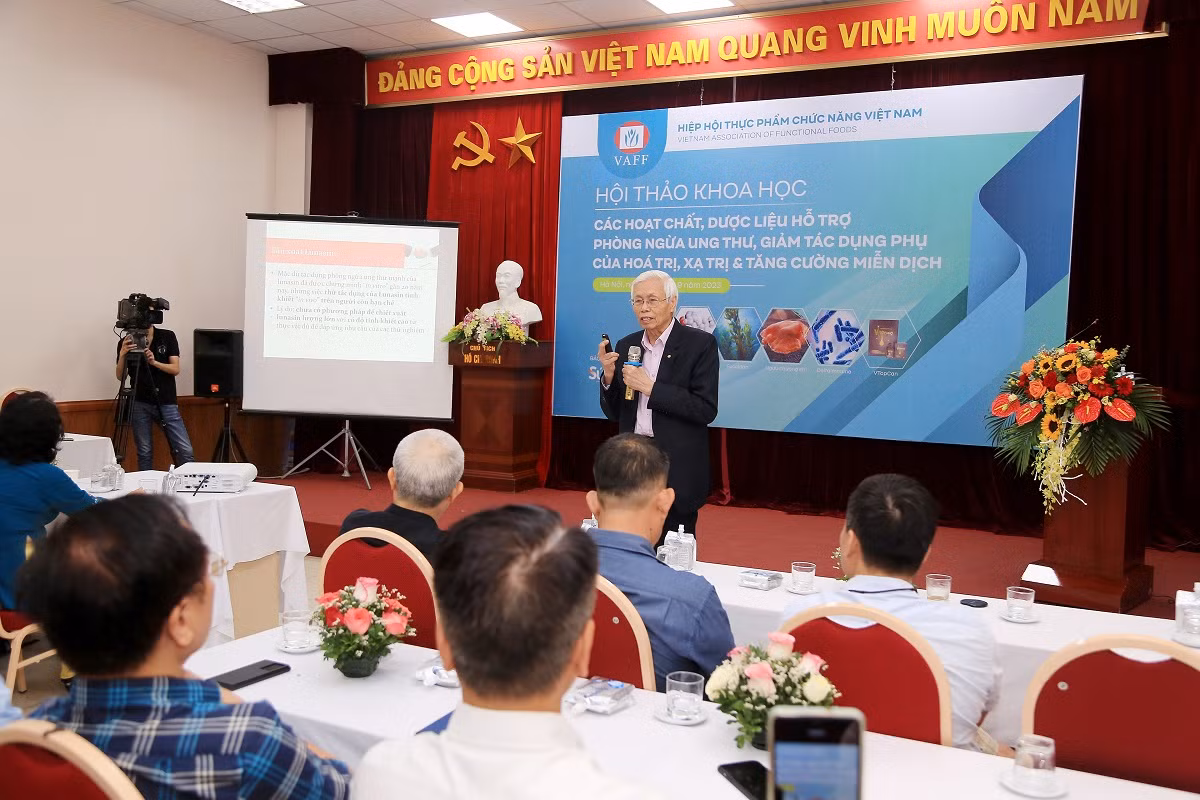 Phó Giáo sư, Tiến sĩ Lê Văn Truyền chia sẻ về Lunasin Fucoidan.