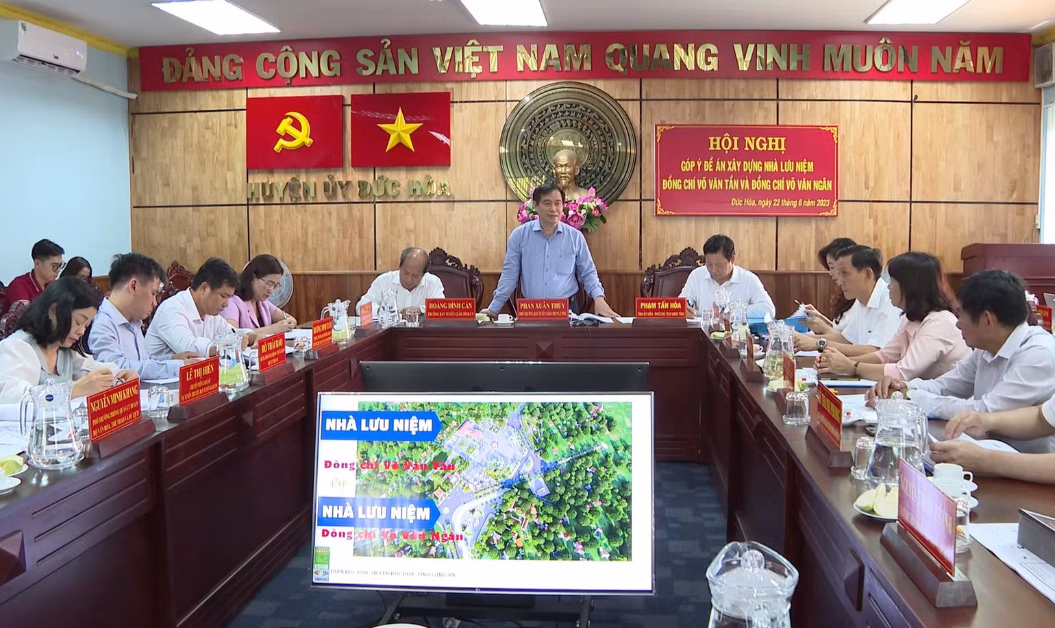 Quang cảnh Đoàn công tác Ban Tuyên giáo Trung ương làm việc tại Long An.