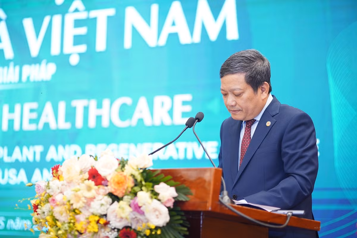 Tiến sĩ Đinh Văn Lượng, Giám đốc Bệnh viện Phổi Trung ương. Tiến sĩ Đinh Văn Lượng, Giám đốc Bệnh viện Phổi Trung ương.