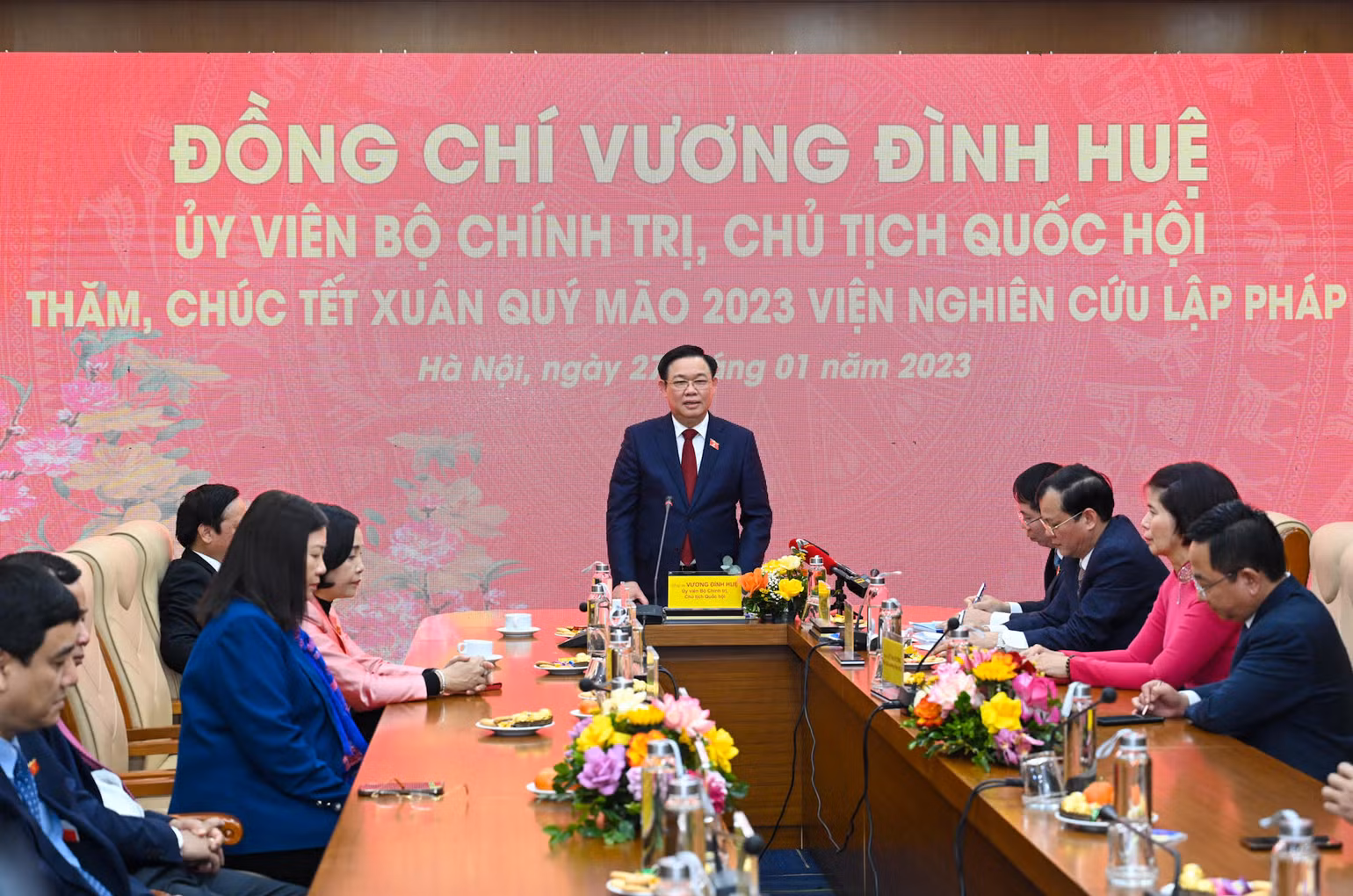 Chủ tịch Quốc hội Vương Đình Huệ phát biểu chỉ đạo, giao nhiệm vụ và chúc Tết Viện Nghiên cứu Lập pháp. (Ảnh: DUY LINH) Chủ tịch Quốc hội Vương Đình Huệ phát biểu chỉ đạo, giao nhiệm vụ và chúc Tết Viện Nghiên cứu Lập pháp. (Ảnh: DUY LINH)