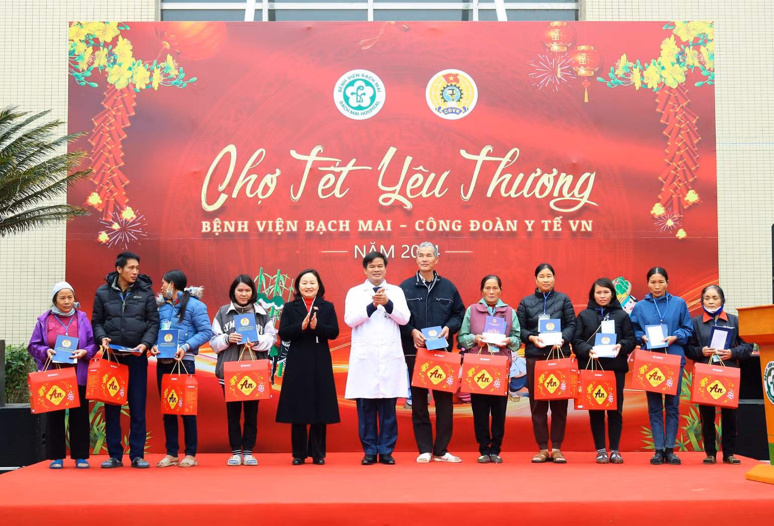 Bệnh viện chăm lo cho người bệnh trong dịp Tết nguyên đán.