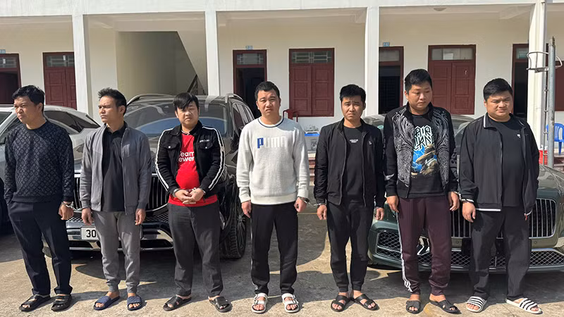 Các đối tượng bị cơ quan Công an bắt giữ. Các đối tượng bị cơ quan Công an bắt giữ.