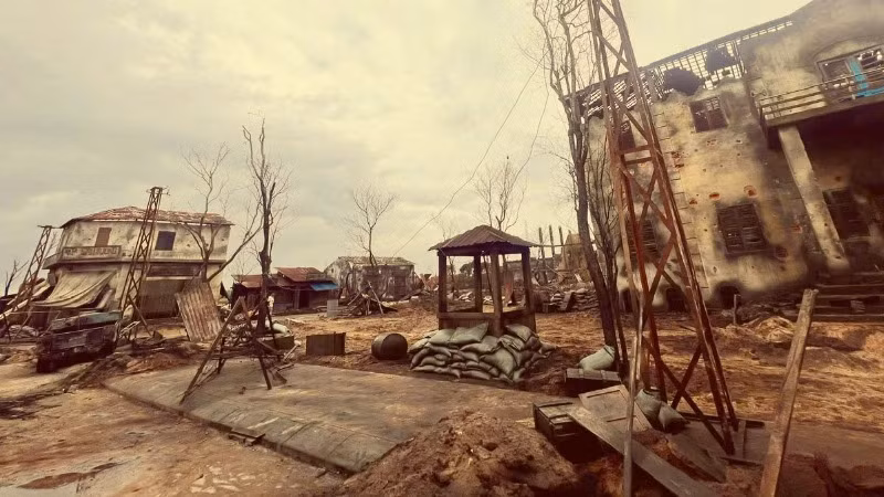 "Mưa đỏ" tái hiện một giai đoạn lịch sử hào hùng, thiêng liêng của đất nước. "Mưa đỏ" tái hiện một giai đoạn lịch sử hào hùng, thiêng liêng của đất nước.