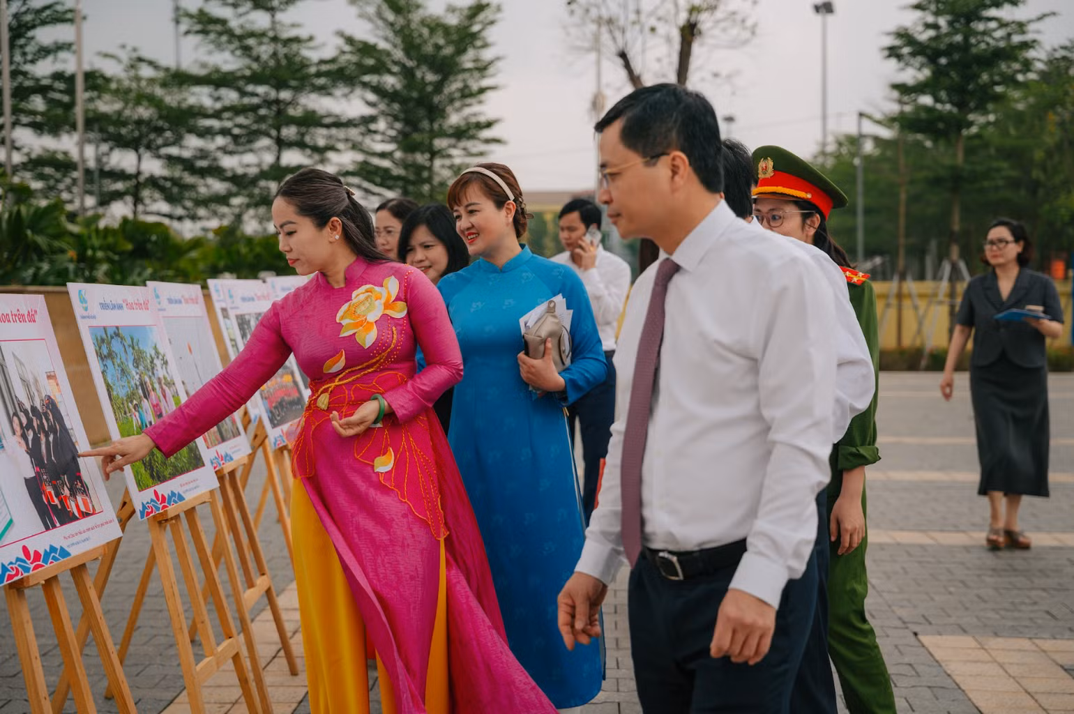 Triển lãm "Hoa trên đá" để lại ấn tượng sâu sắc trong lòng các đại biểu và nhân dân.