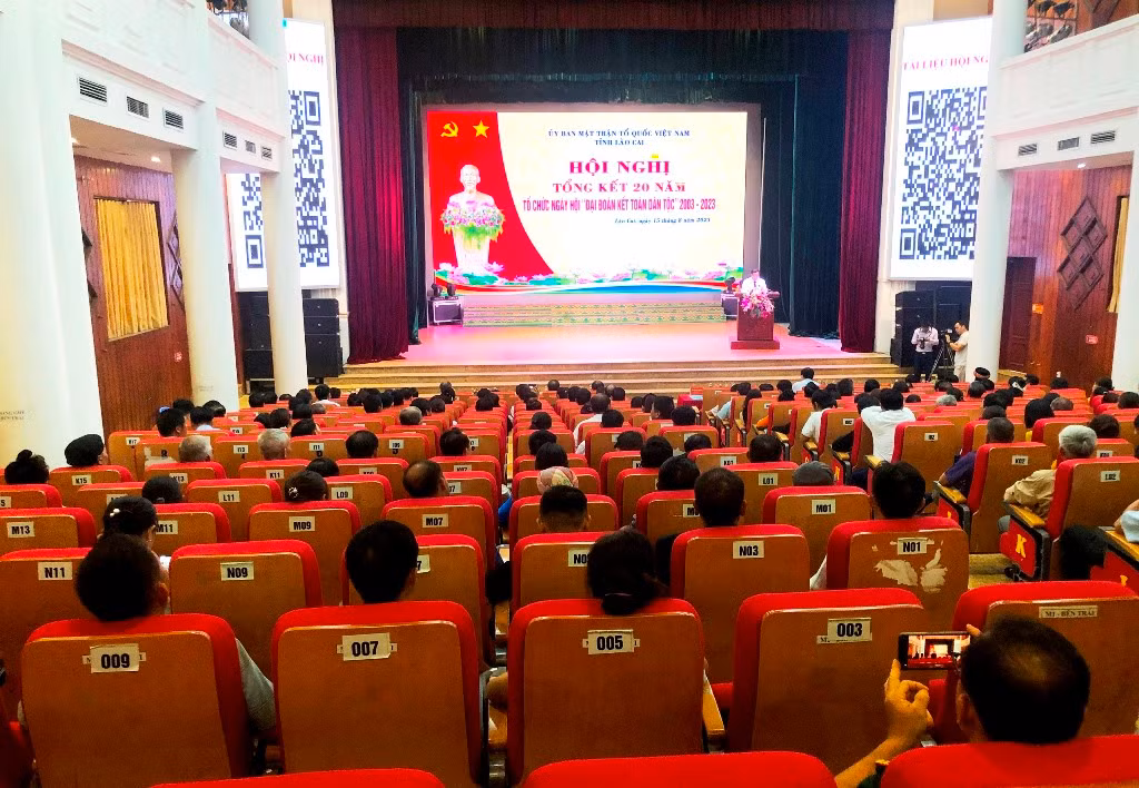 Lào Cai tổng kết 20 năm "Ngày hội Đại đoàn kết toàn dân tộc. ( Ảnh: QUỐC HỒNG) Lào Cai tổng kết 20 năm "Ngày hội Đại đoàn kết toàn dân tộc. ( Ảnh: QUỐC HỒNG)