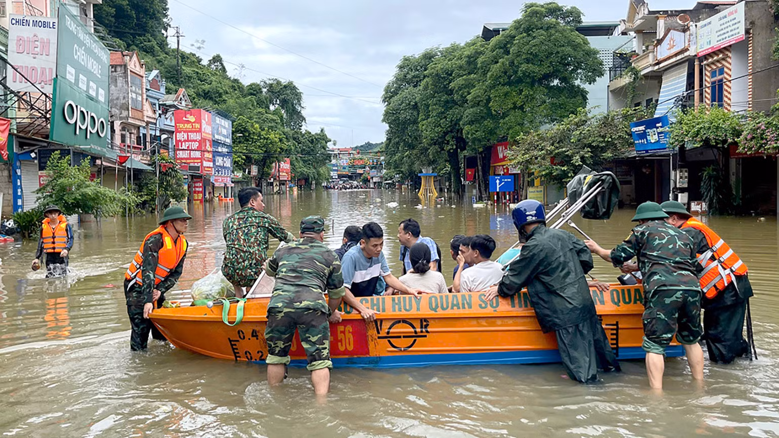 Hoạt động cứu hộ, hỗ trợ người dân được đặt lên hàng đầu.