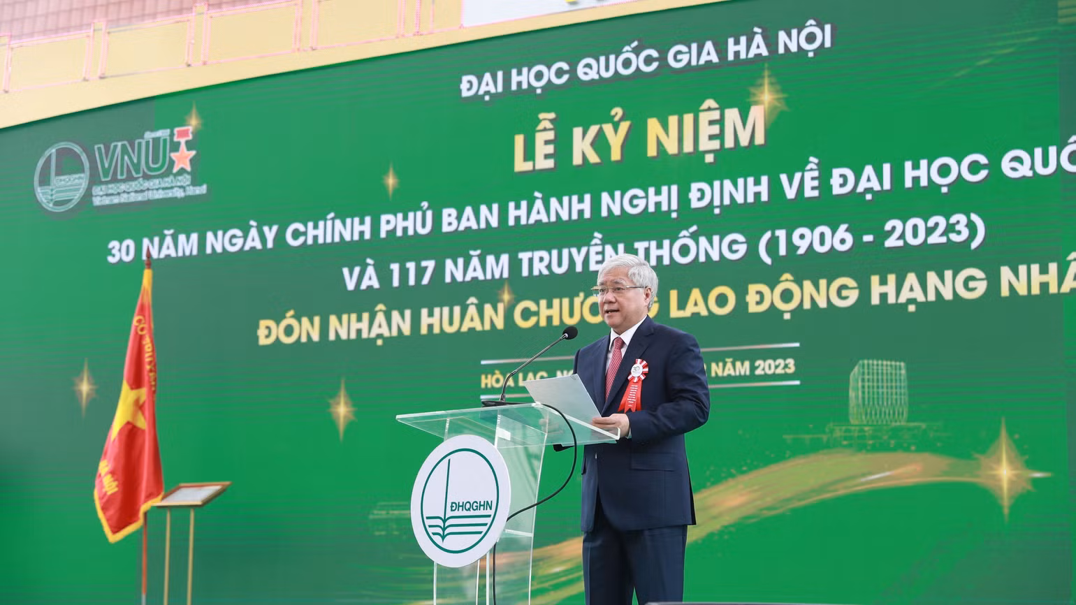 Đồng chí Đỗ Văn Chiến phát biểu ý kiến tại buổi lễ Đồng chí Đỗ Văn Chiến phát biểu ý kiến tại buổi lễ