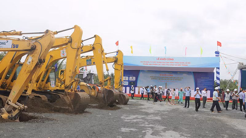 Khởi công dự án xây cầu Đại Ngãi, kết nối giao thông 2 tỉnh Trà Vinh, Sóc Trăng.