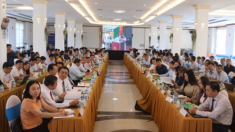 Quang cảnh hội thảo. Quang cảnh hội thảo.