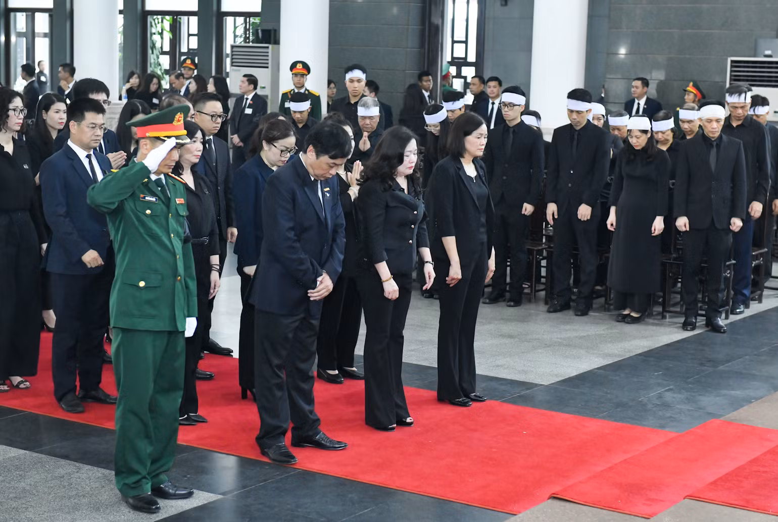 Đoàn báo Đại biểu nhân dân viếng Tổng Bí thư Nguyễn Phú Trọng. Đoàn báo Đại biểu nhân dân viếng Tổng Bí thư Nguyễn Phú Trọng.