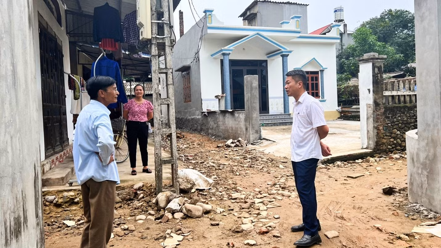 Việc di chuyển cột điện trên địa bàn huyện Đại Từ được khảo sát kỹ, lập phương án cụ thể để có hiệu quả cao nhất. Việc di chuyển cột điện trên địa bàn huyện Đại Từ được khảo sát kỹ, lập phương án cụ thể để có hiệu quả cao nhất.