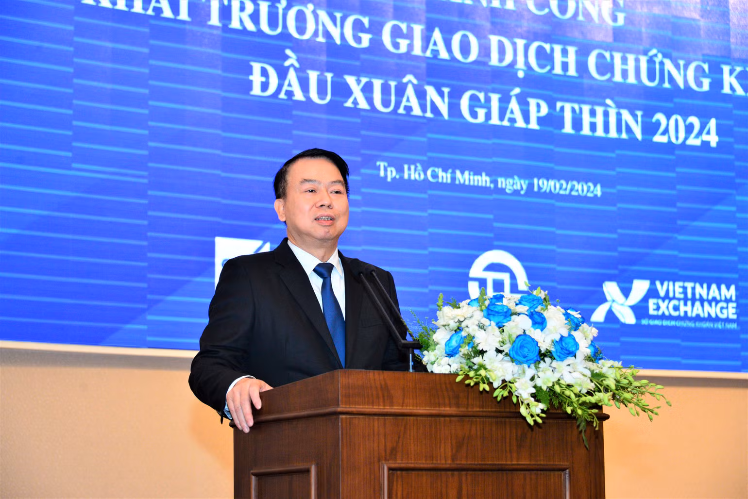 Thứ trưởng Bộ Tài chính Nguyễn Đức Chi đánh giá cao những thành tích quan trọng đã đạt được của thị trường chứng khoán trong năm 2023. (ẢNH: HoSE)