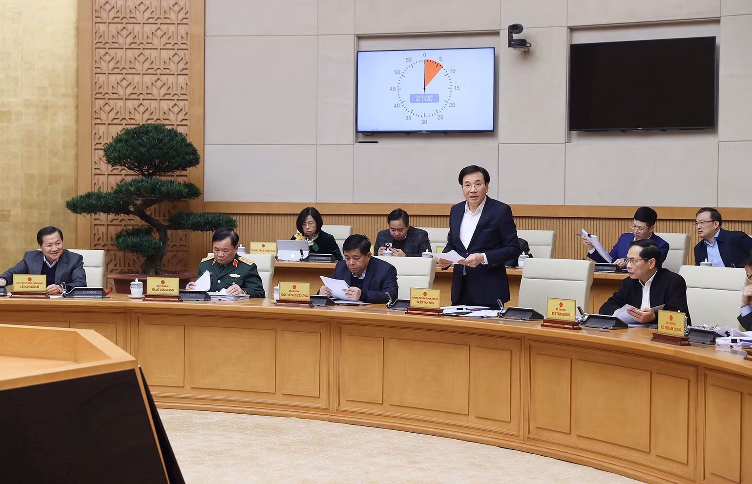 Bộ trưởng Chủ nhiệm Văn phòng Chính phủ Trần Văn Sơn phát biểu. Bộ trưởng Chủ nhiệm Văn phòng Chính phủ Trần Văn Sơn phát biểu.