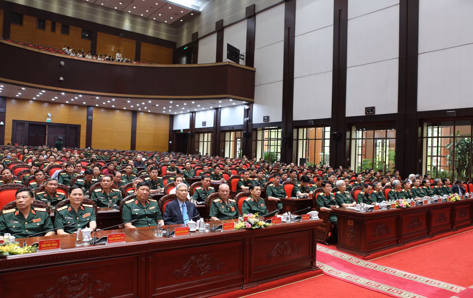 Các đại biểu tham dự tại buổi lễ.
