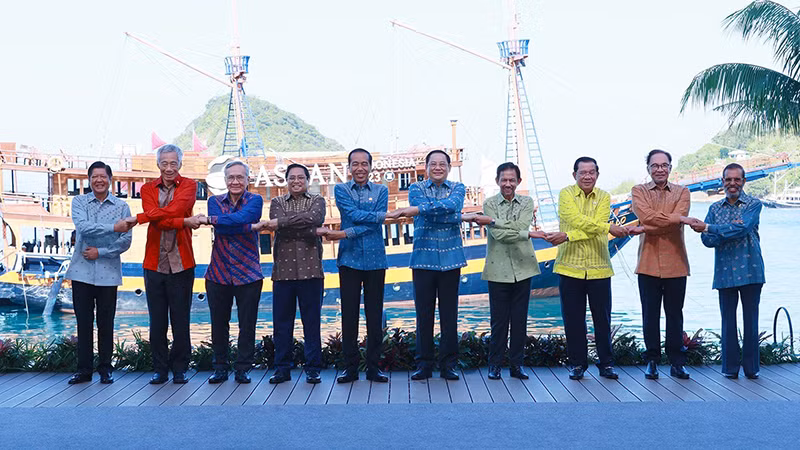 Các nhà Lãnh đạo ASEAN chụp ảnh lưu niệm trước khi vào họp.