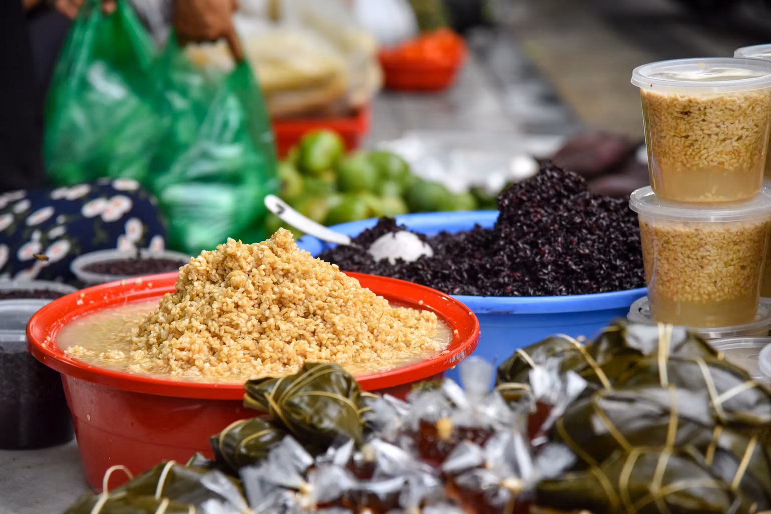 Rượu nếp - món ăn không thể thiếu của người dân Thủ đô trong ngày Tết “diệt sâu bọ”. Rượu nếp - món ăn không thể thiếu của người dân Thủ đô trong ngày Tết “diệt sâu bọ”.