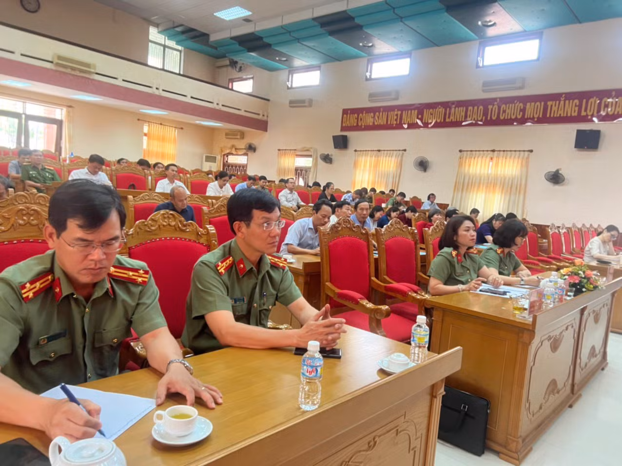 Quang cảnh tại hội nghị. Quang cảnh tại hội nghị.