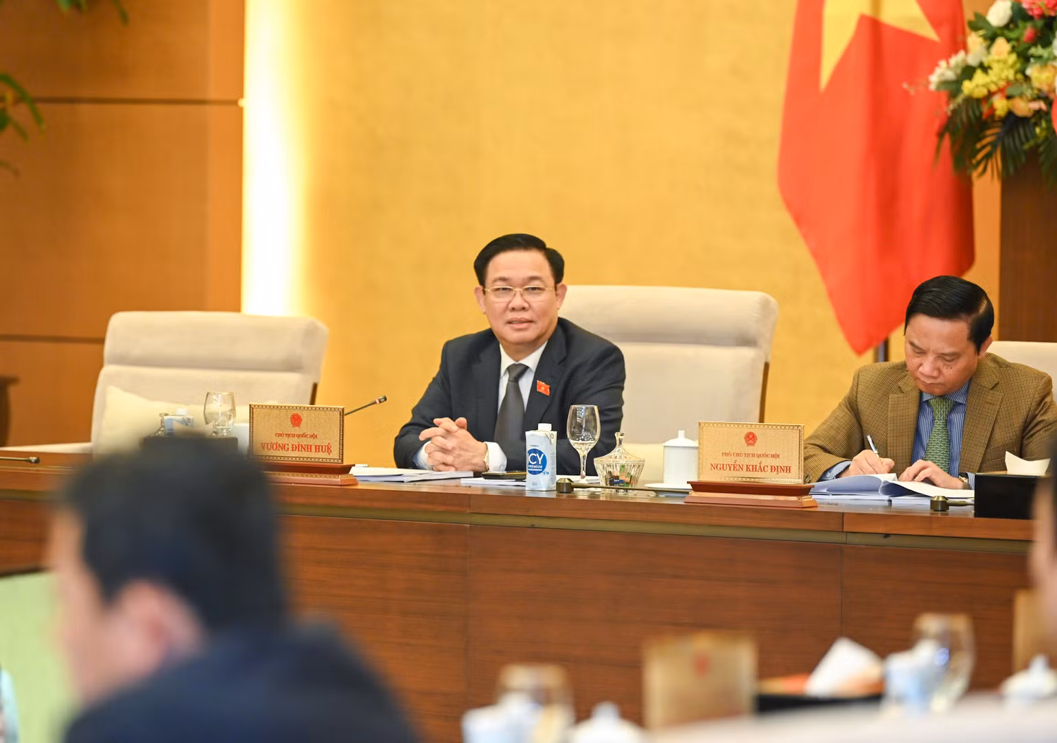 Chủ tịch Quốc hội Vương Đình Huệ phát biểu cho ý kiến vào nội dung thảo luận.