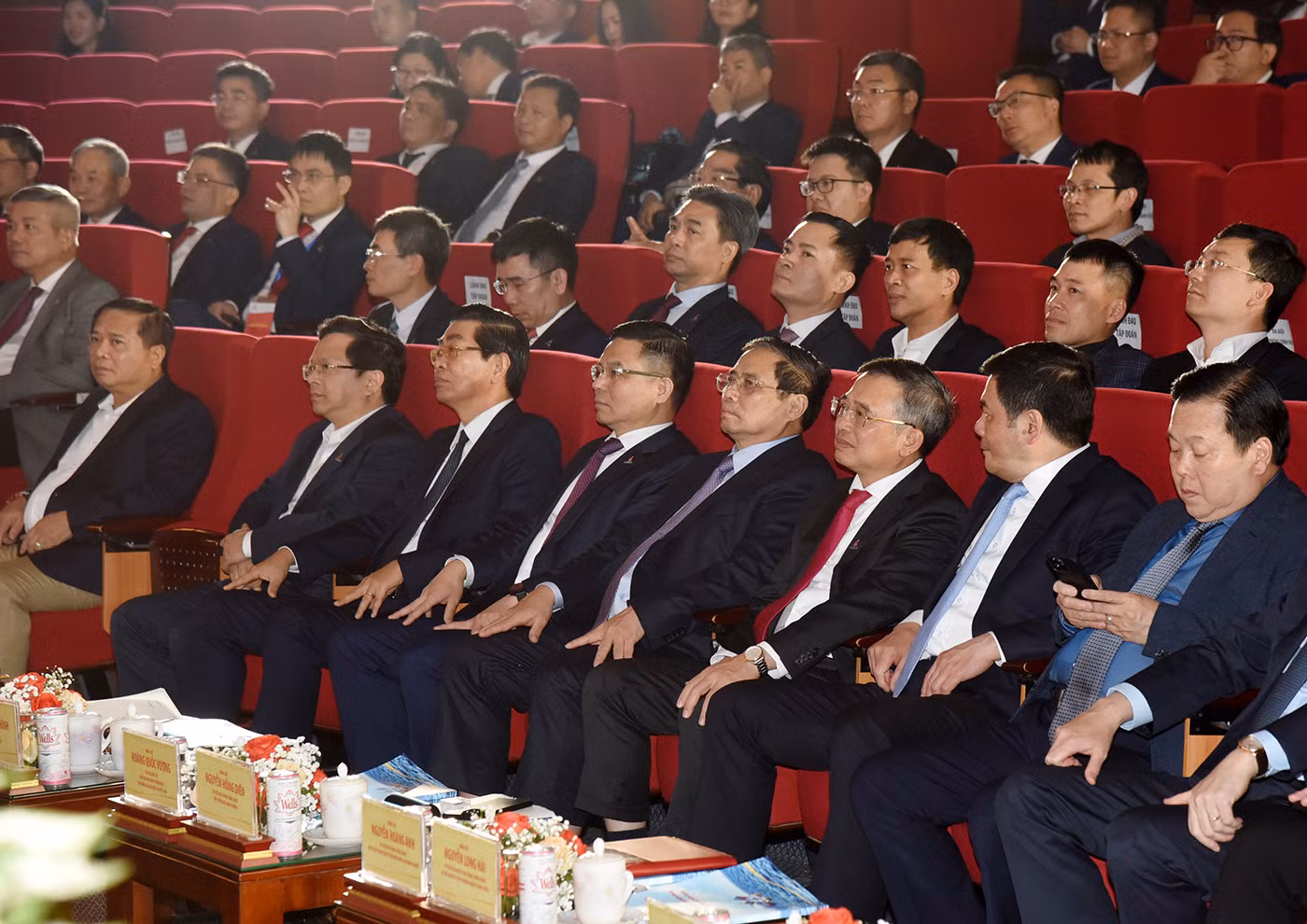 Thủ tướng Phạm Minh Chính và các đại biểu dự hội nghị. Thủ tướng Phạm Minh Chính và các đại biểu dự hội nghị.