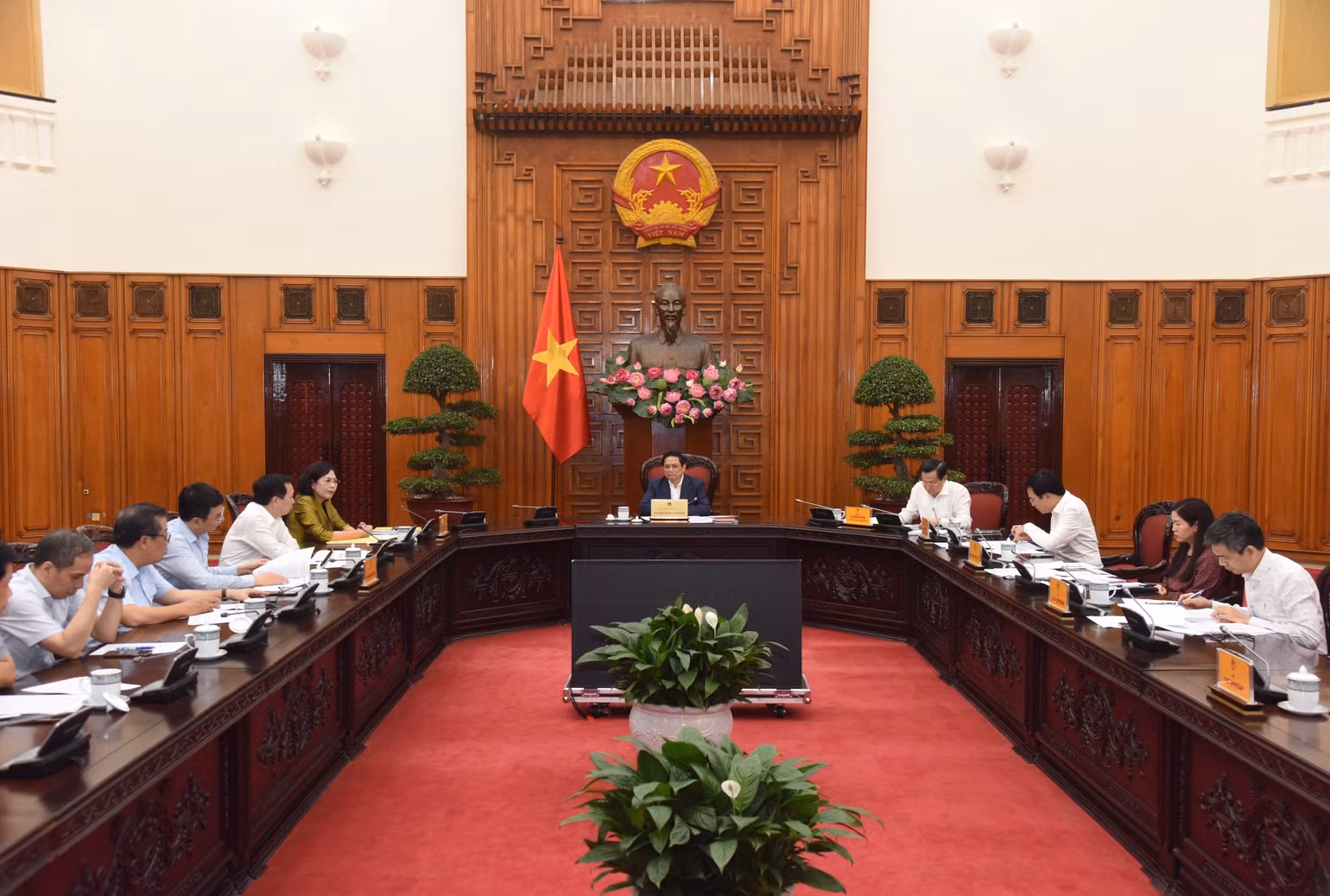 Quang cảnh cuộc họp.