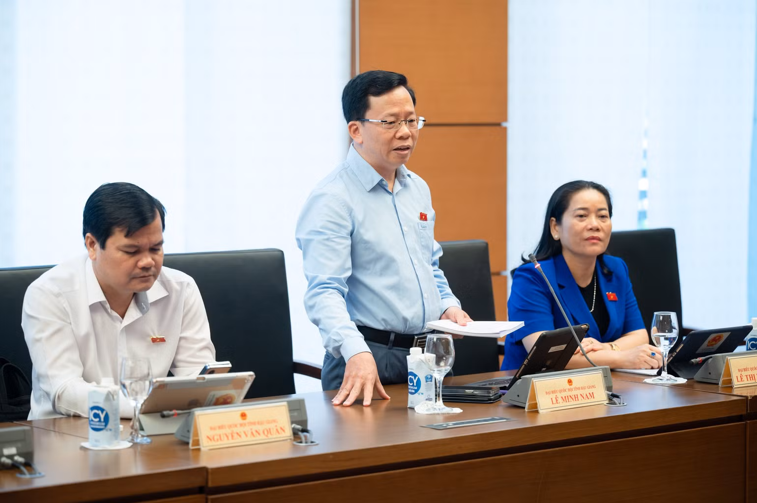 Đại biểu Lê Minh Nam (Hậu Giang) phát biểu. (Ảnh: DUY LINH) Đại biểu Lê Minh Nam (Hậu Giang) phát biểu. (Ảnh: DUY LINH)