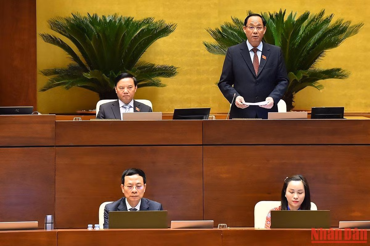Phó Chủ tịch Quốc hội Trần Quang Phương phát biểu kết luận phiên chất vấn nhóm vấn đề thông tin và truyền thông. (Ảnh: THỦY NGUYÊN)