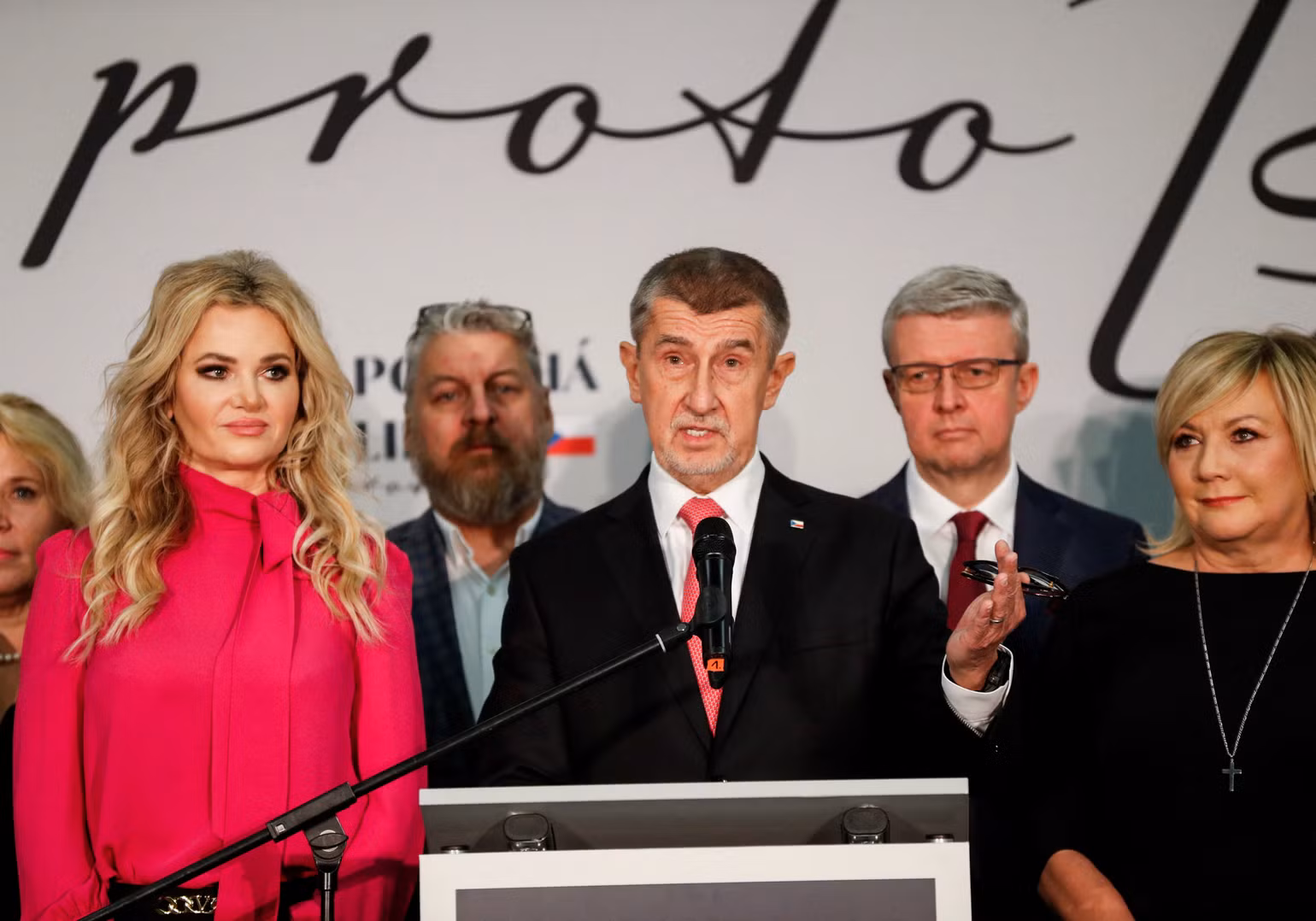 Cựu Thủ tướng Séc Andrej Babis phát biểu. (Ảnh: Reuters)