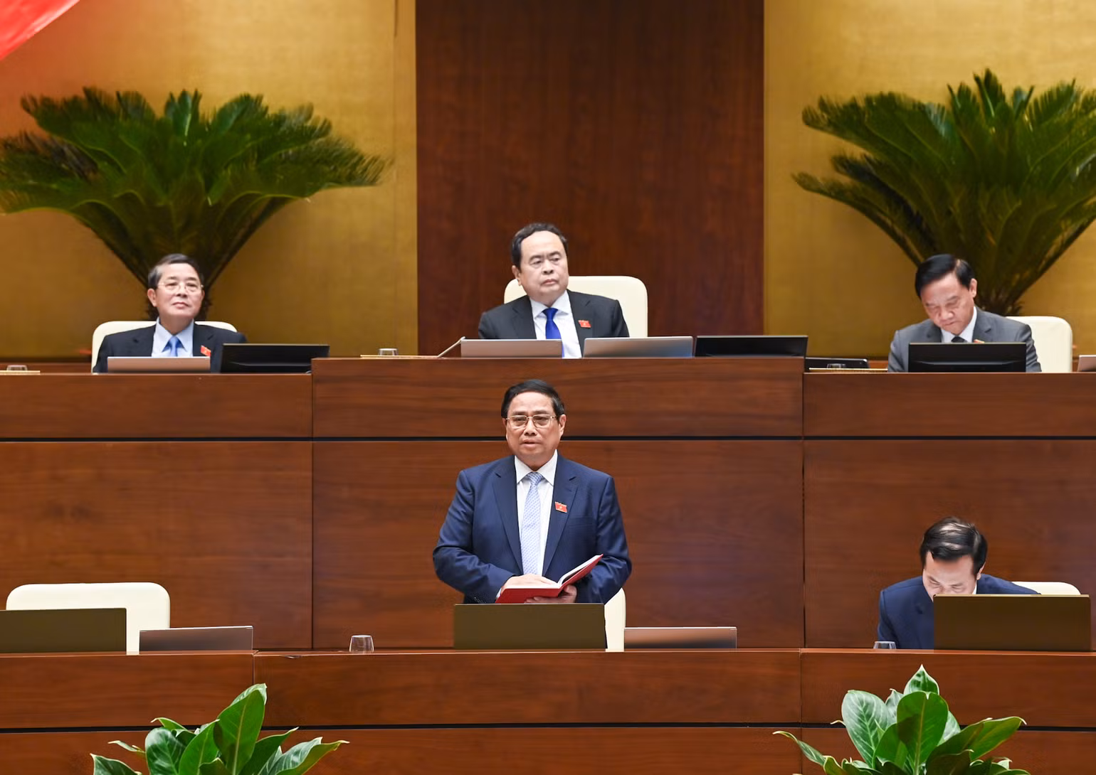 Thủ tướng Chính phủ Phạm Minh Chính trả lời chất vấn của đại biểu Quốc hội. (Ảnh: DUY LINH) Thủ tướng Chính phủ Phạm Minh Chính trả lời chất vấn của đại biểu Quốc hội. (Ảnh: DUY LINH)