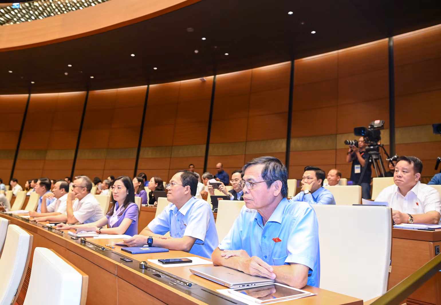 Các đại biểu tham dự phiên họp của Quốc hội, chiều 31/10. (Ảnh: DUY LINH) Các đại biểu tham dự phiên họp của Quốc hội, chiều 31/10. (Ảnh: DUY LINH)
