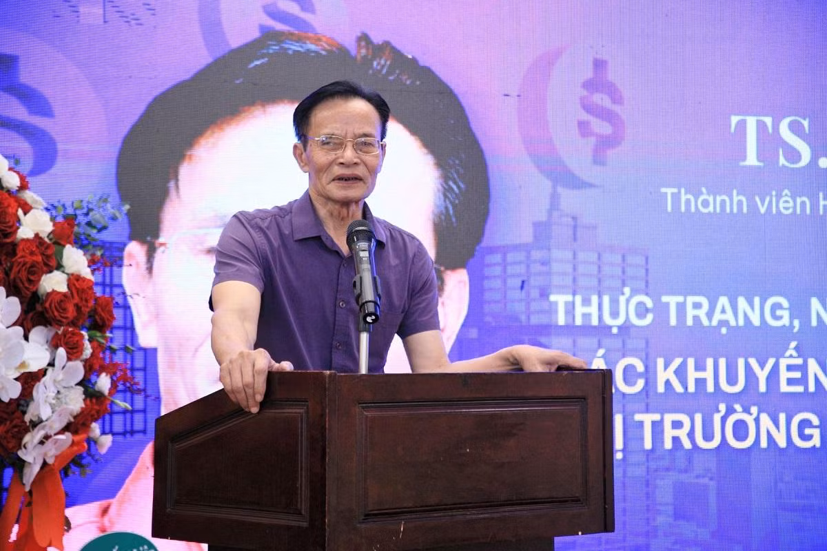 Tiến sĩ Lê Xuân Nghĩa, thành viên Hội đồng Tư vấn chính sách tài chính, tiền tệ quốc gia phát biểu tại tọa đàm.
