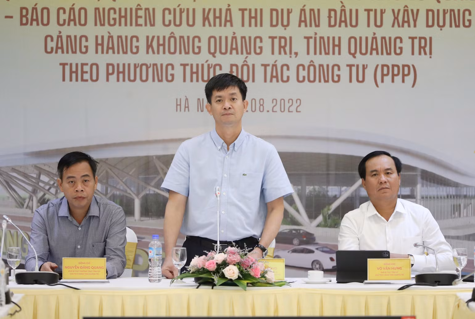 Ông Lê Quang Tùng, Ủy viên Trung ương Đảng, Bí thư Tỉnh uỷ, Trưởng Đoàn đại biểu Quốc hội tỉnh Quảng Trị phát biểu kết luận hội thảo. Ông Lê Quang Tùng, Ủy viên Trung ương Đảng, Bí thư Tỉnh uỷ, Trưởng Đoàn đại biểu Quốc hội tỉnh Quảng Trị phát biểu kết luận hội thảo.