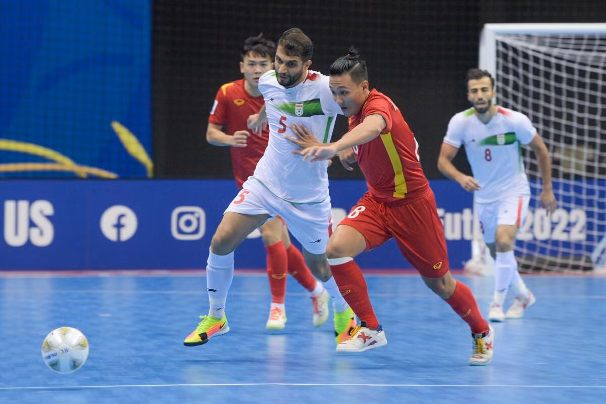 Dù rất nỗ lực nhưng trước đối thủ quá vượt trội, đội tuyển futsal Việt Nam đã không thể tạo bất ngờ. (Ảnh: AFC)