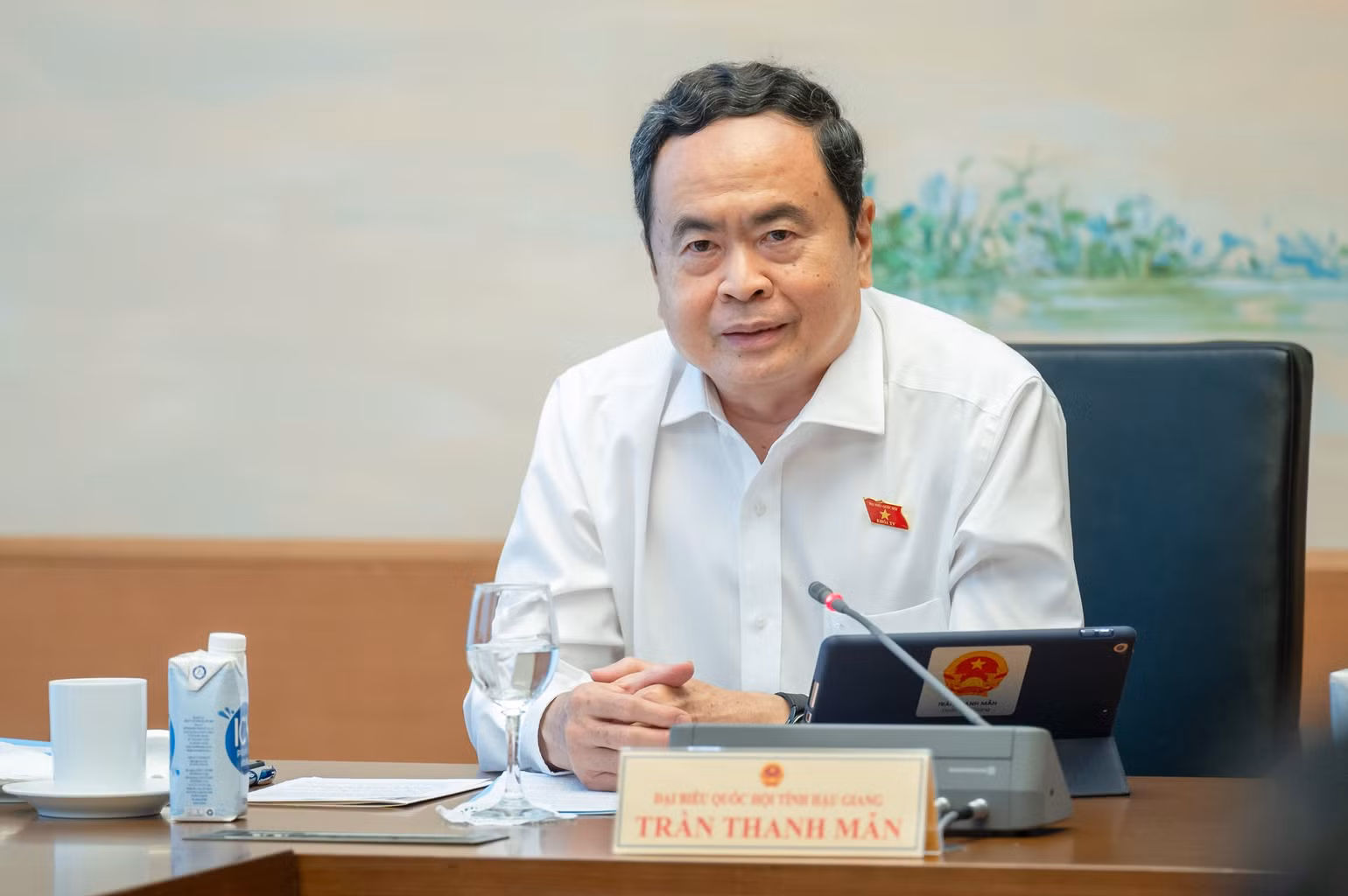 Chủ tịch Quốc hội Trần Thanh Mẫn tham dự phiên thảo luận tại Tổ 13. (Ảnh: DUY LINH) Chủ tịch Quốc hội Trần Thanh Mẫn tham dự phiên thảo luận tại Tổ 13. (Ảnh: DUY LINH)
