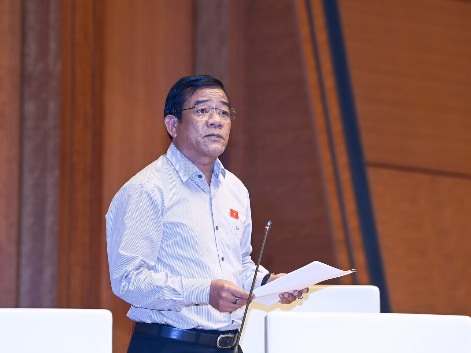 Đại biểu K'Nhiễu - Đoàn đại biểu Quốc hội tỉnh Lâm Đồng. (Ảnh: DUY LINH)