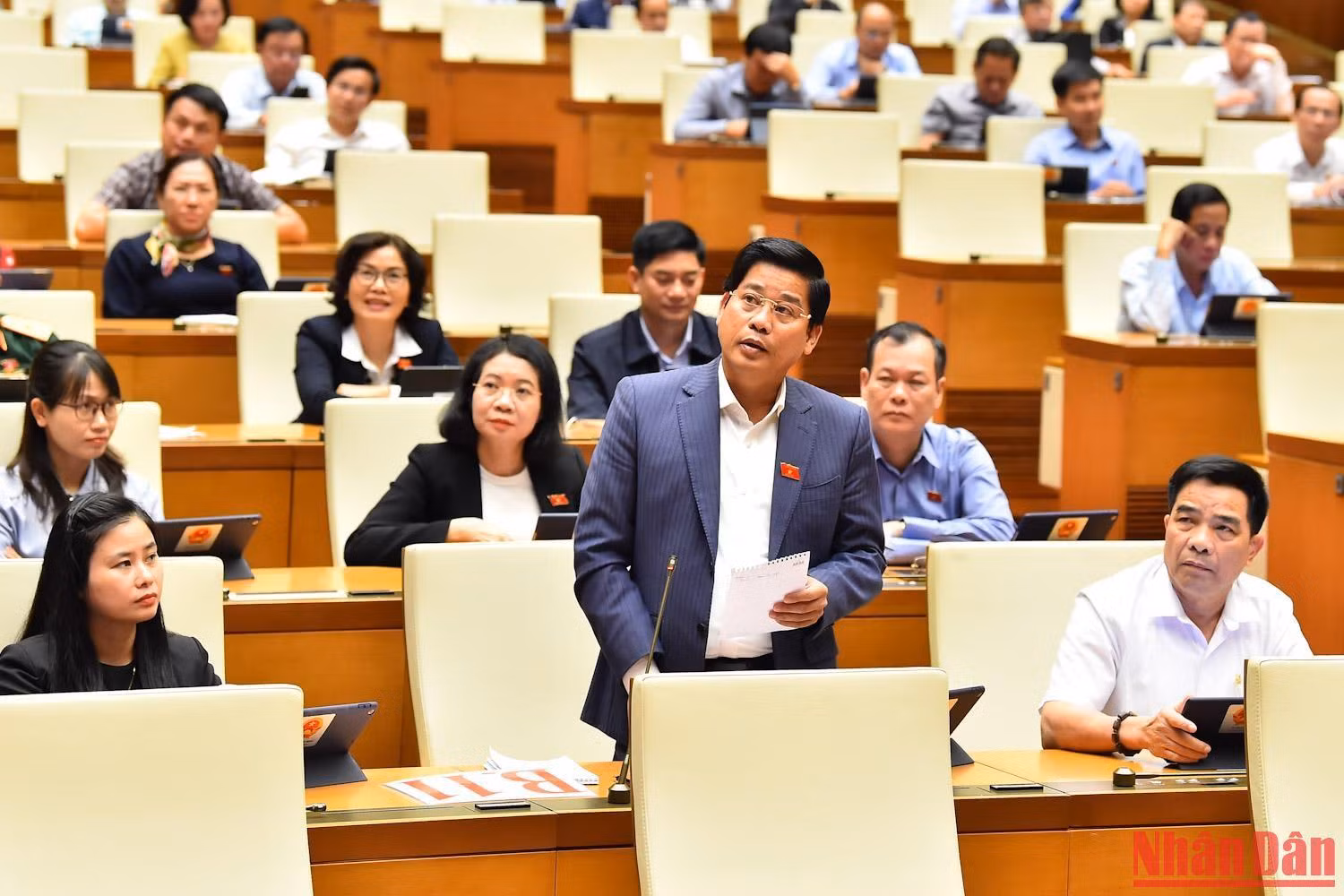 Đại biểu Dương Văn Phước (Quảng Nam) phát biểu. (Ảnh: THỦY NGUYÊN)